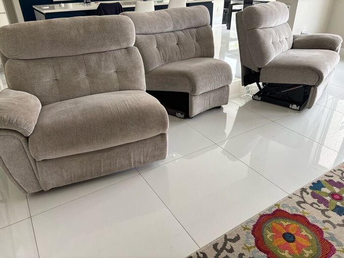 Very comfortable 3 piece curved recliner couch