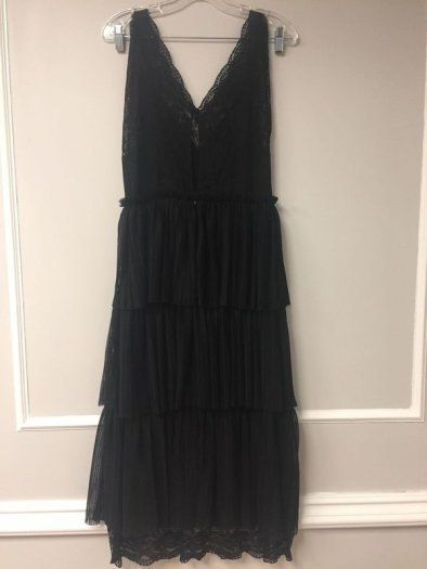 H&M Black Lace V-neck Tiered Pleated Dress