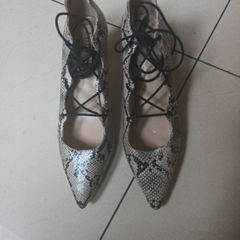 Limited Edition  Shoes.   S.6  NEW.