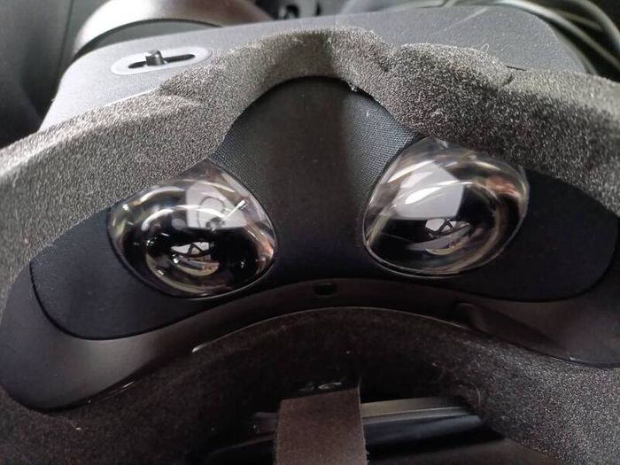 Oculus Rift VR headset + VR gunstock