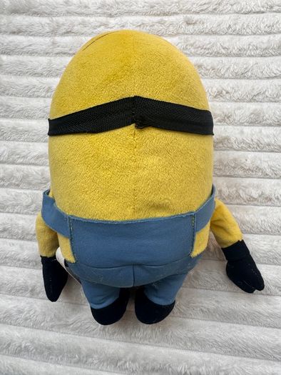 Despicable Me 2 Looking Left  Minion Stuart approx. 30 cm. Used Please see photos
