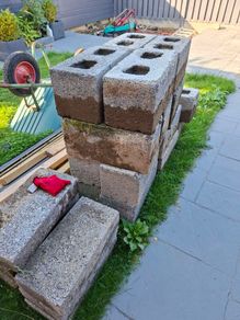 18 concrete blocks