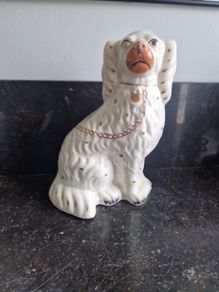 mantle dog