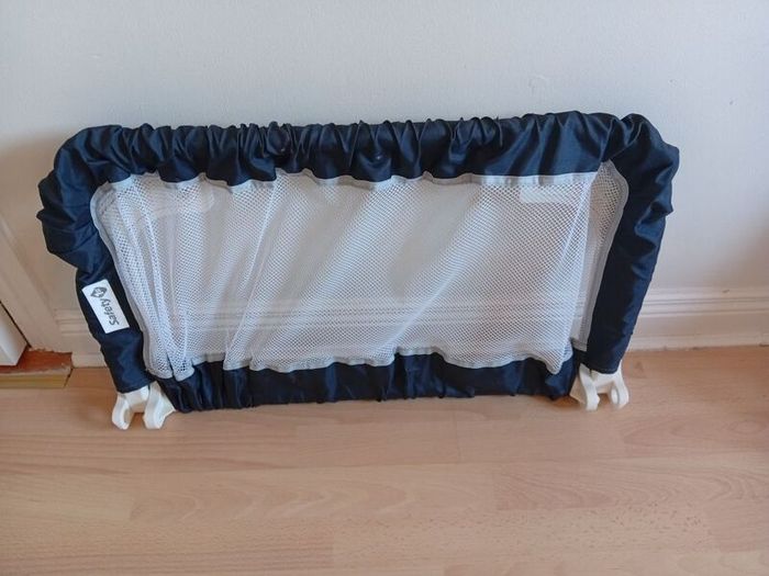 Safety First extendable bed rail