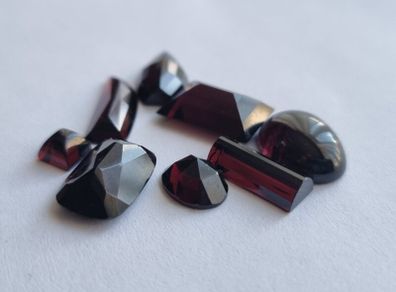 GARNET gemstone approx 34ct