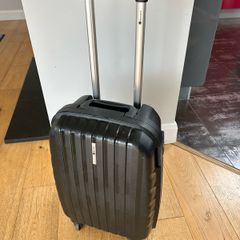 Delsey hardcase roller