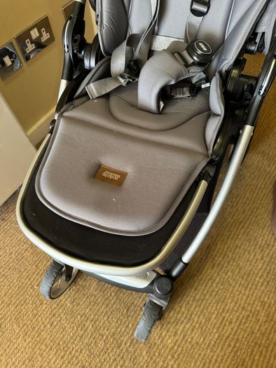 Buggy / Pram / Car Seat / Bassinet travel system