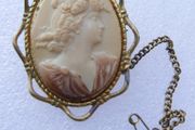 Vintage  Shell Cameo Brooch