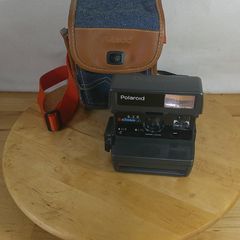 Vintage Polaroid 636 Closeup Instant Film Camera 600 Series with Genuine Original Polaroid Denim Carry Bag