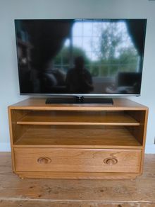 Ercol Windsor TV Unit Model 3832