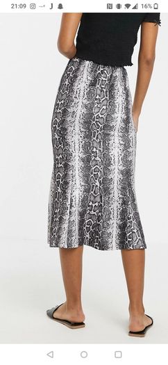 Snakeprint skirt