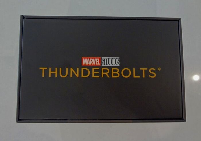 MARVEL Thunderbolts Blufans Exclusive EMPTY One Click Box + EXTRAS