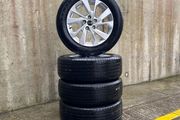 Genuine Hyundai 17" Alloys &amp; Tyres