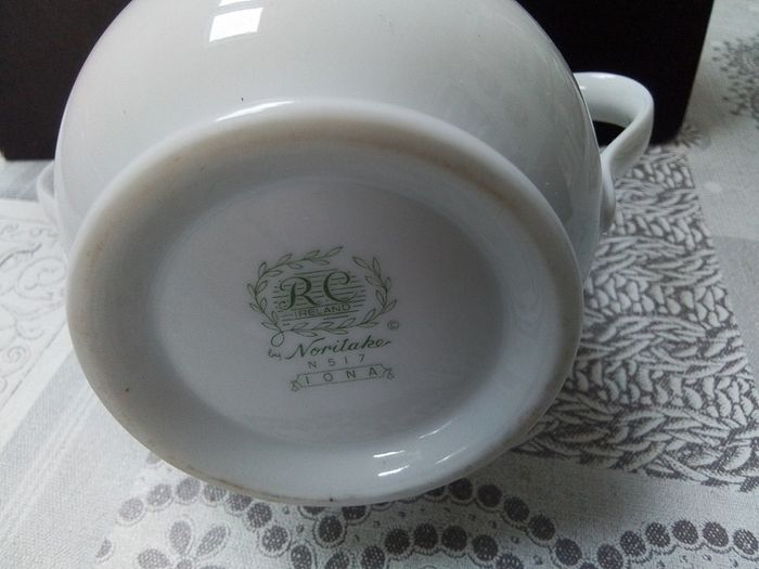 Vintage Noritake lidded Sugar Container