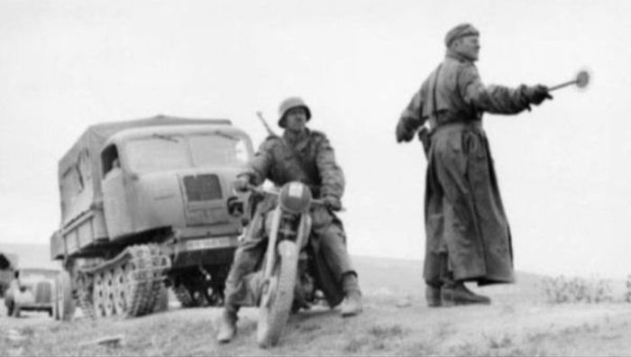 German ww 2,, track link for an RSO