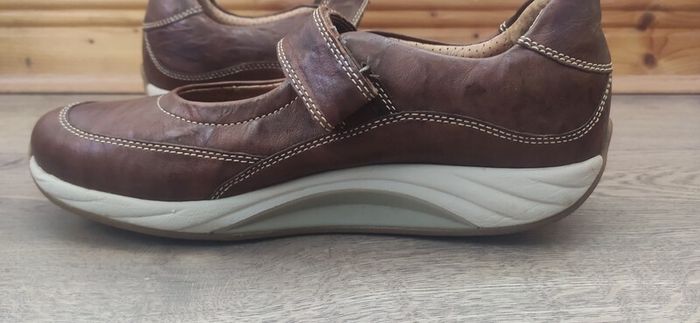 Rolling soft by Gabor leather shoes size 6