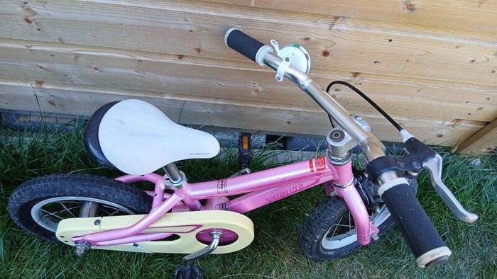 specialised hotrock kids bike.