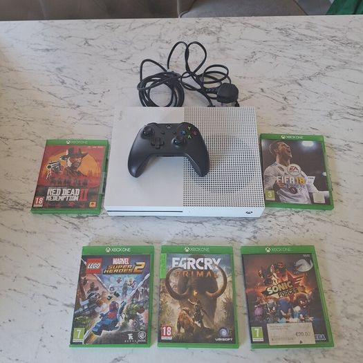 Xbox One S White Console + Controller & 5 Games