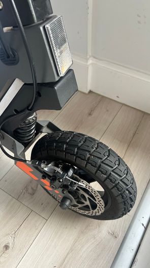 Kukirin G2 electric scooter