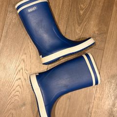 Kids wellies