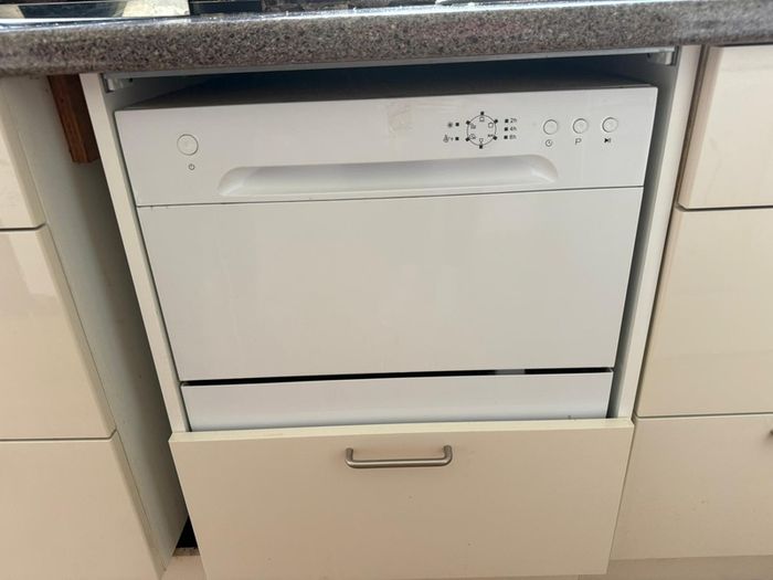 Tabletop dishwasher