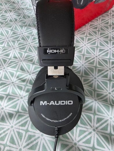 Studio headphones M-audio HDH40
