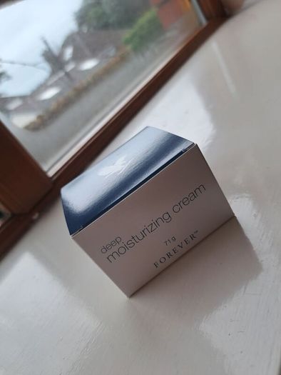 Skincare, beauty, health, aloe vera, forever, forever living, moisturizing cream