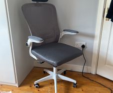 Confortable white Chair