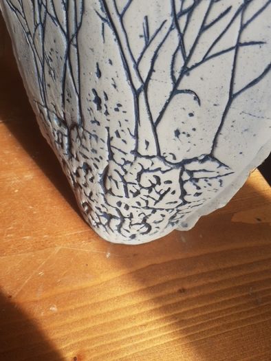 Pottery vase.