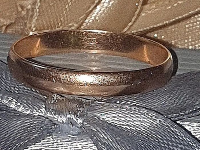 Vintage Soviet 14K Yellow Gold Wedding Band