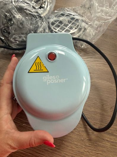 Mini waffle maker