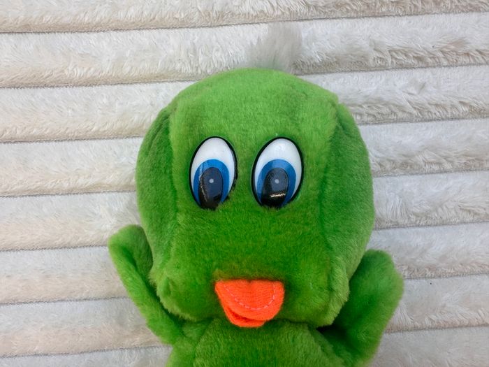 Vintage Playmakers Green Tweety Bird Plush approx. 22 cm. (without legs) Used Please see photos