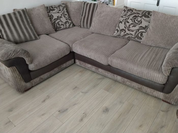 Stylish Jumbo Cord Corner Sofa & Matching Swivel Cuddle Chair