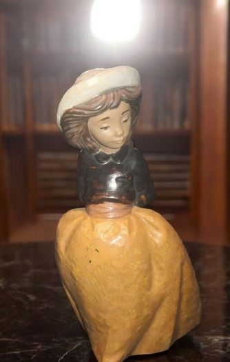 Retired 1987 Nao Lladro