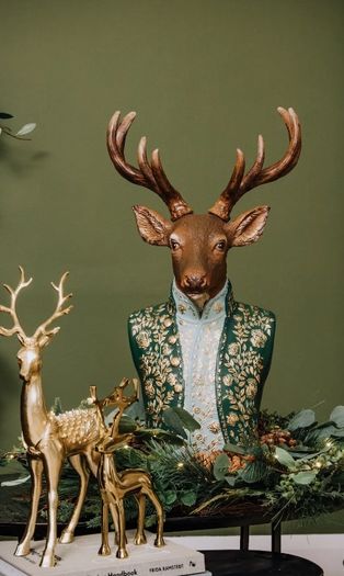 christmas regal stag centre piece