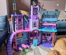 Monster high dollhouse