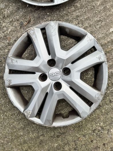 Dacia R16 wheel cups