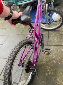 child's 6 speed bike in great condition