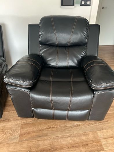 Set of sofa and two arm chairs - recliner