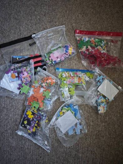 9 x mini Peppa pig jigsaw
