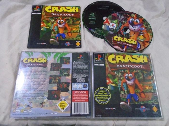 Crash Bandicoot Black Box with demo disc complete
