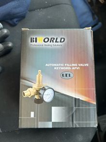 Automatic filling valve