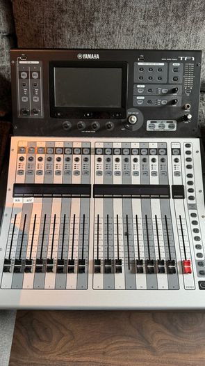 Yamaha TF1 Digital Mixer