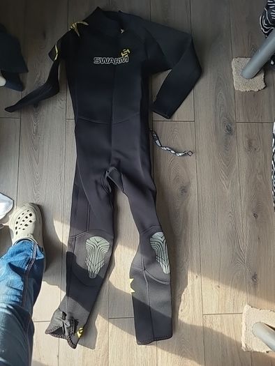 wetsuit
