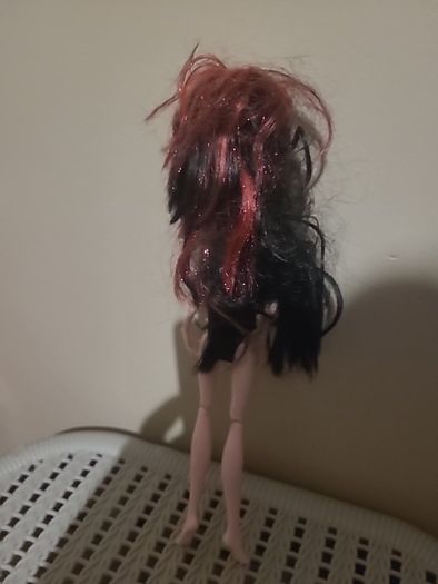Monster High Dracula Doll Heart on cheek