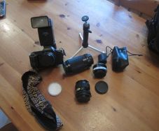 CANON  T70 plus accessories