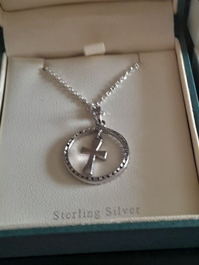 ladies silver chain and pendant