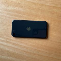 IPhone SE 2 Gen 128GB unlocked Perfect New Screen