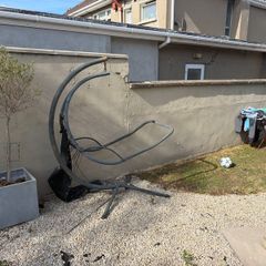 Free hanging garden chair