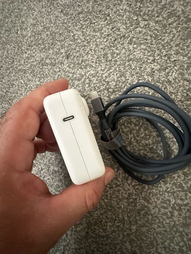 Apple MacBook charger